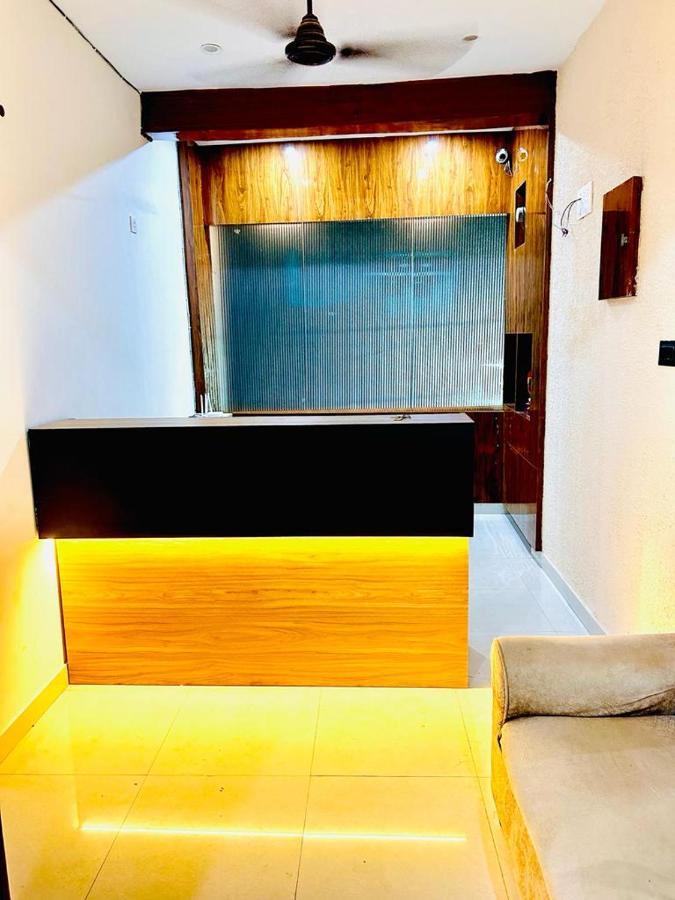 Hotel Sr Grand Горакпур Екстериор снимка